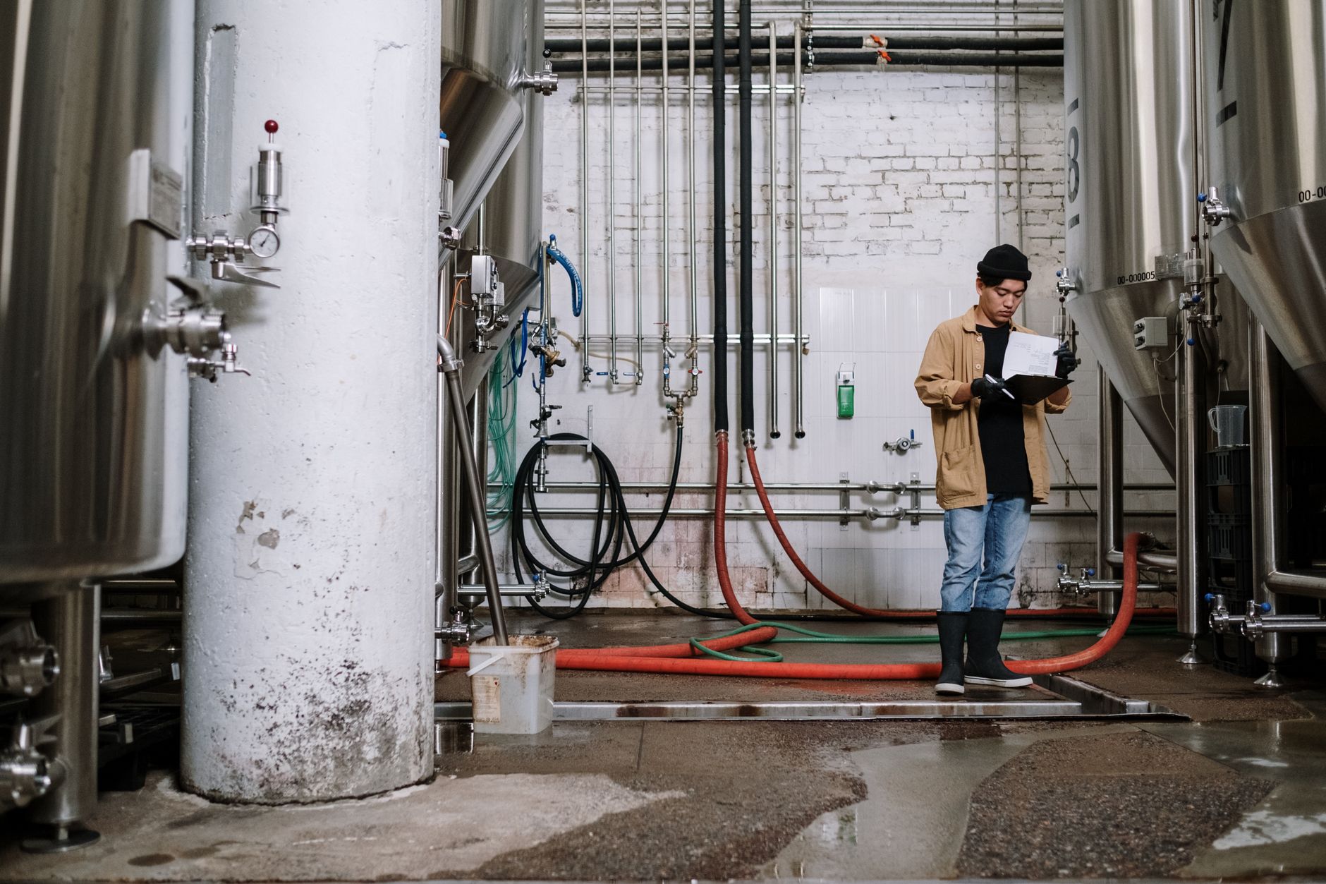 Safety attendant monitoring a confined space entry