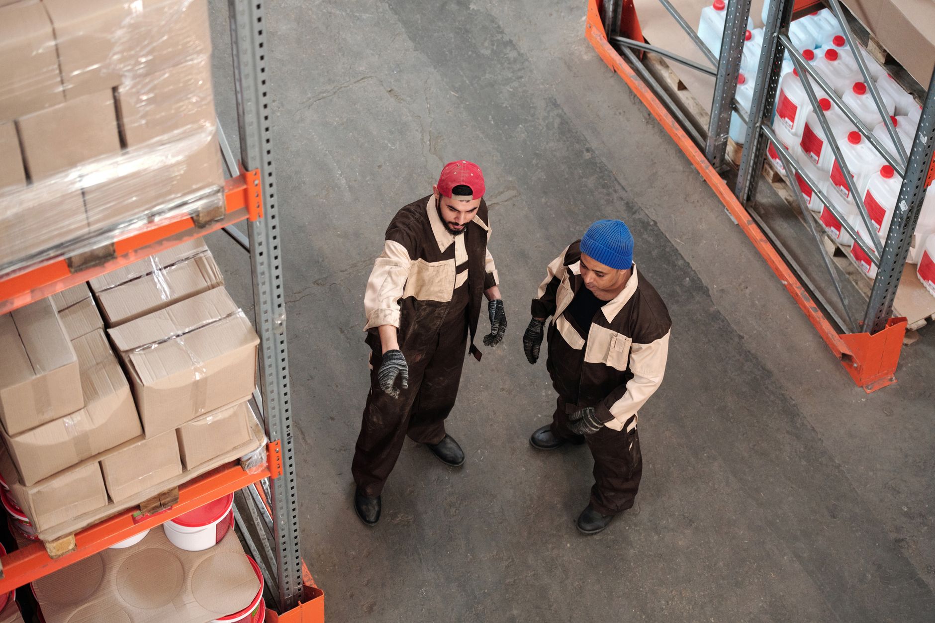 Internal auditor interviewing a process owner on the shop floor