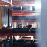 Two-bin kanban system on a warehouse shelf