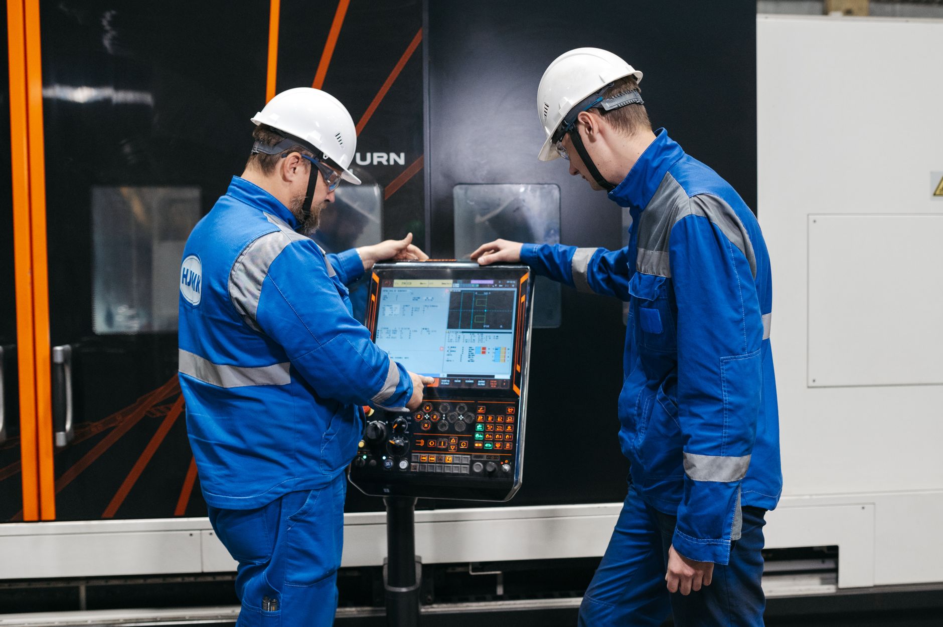 What Is Leader Standard Work? A Manufacturer’s Guide