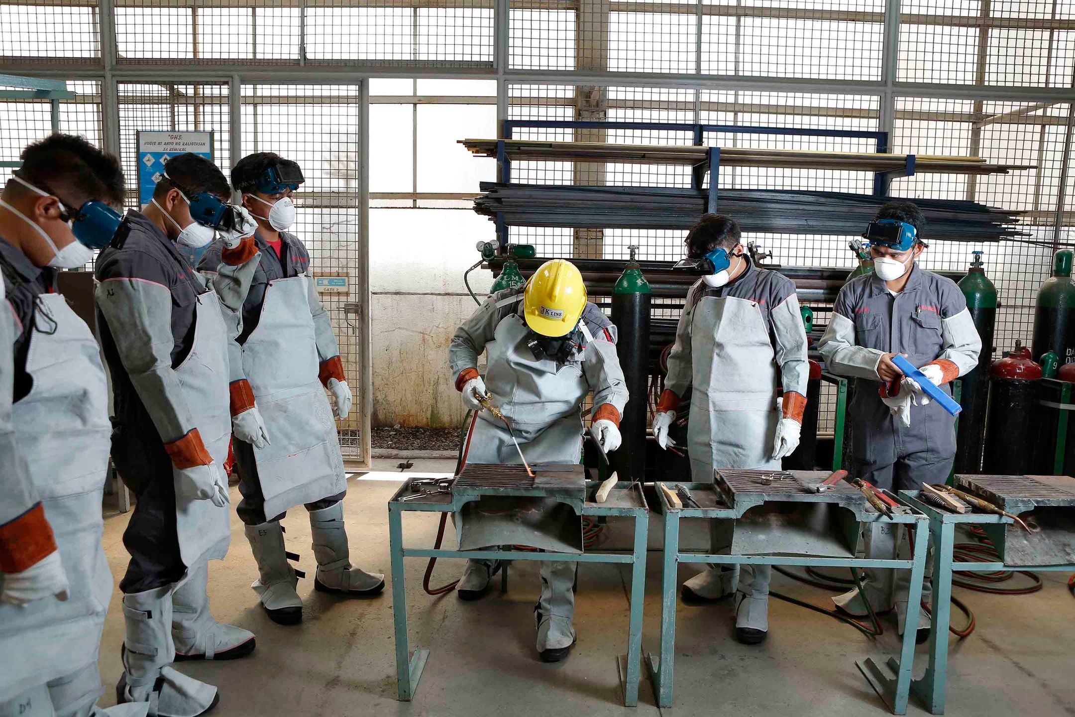 Team safety briefing on a lockout tagout procedure