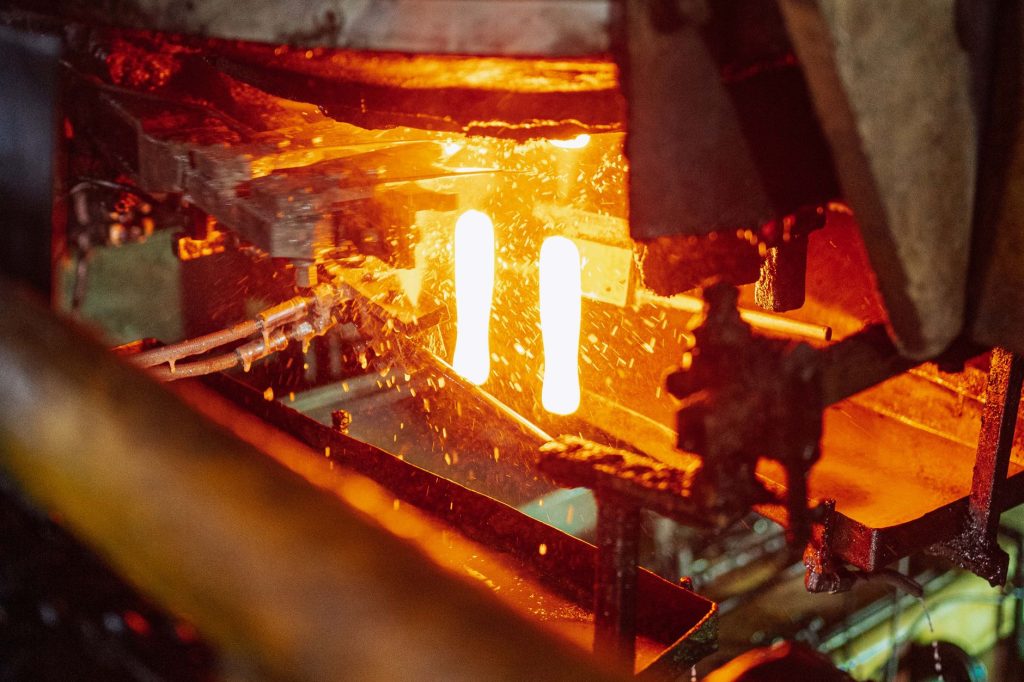 Industrial heat treatment facility with furnaces