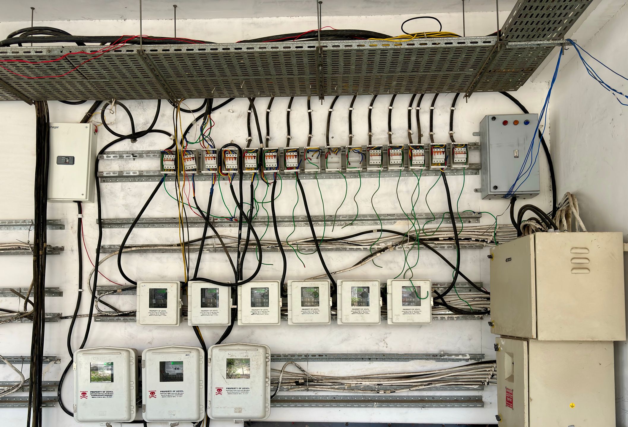 Relays and Motor Control Symbols: Relay vs. Contactor Explained