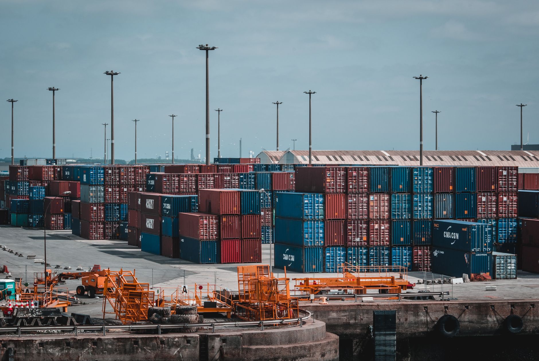 Supply Chain Risk Management: Single-Sourcing Risk and Dual-Sourcing Strategy